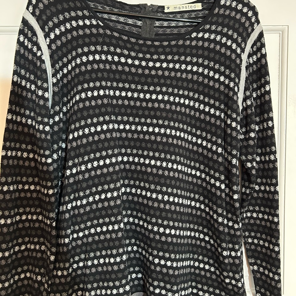 Black and White Patterned Women's Top size larger 100% cotton